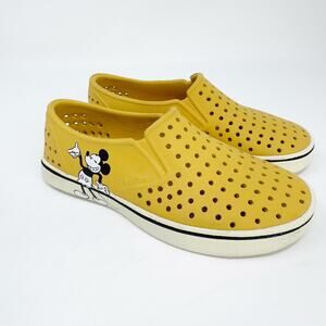 Native Disney Youth Limited Edition Mickey Mouse Yellow Slip-On Shoes size J1